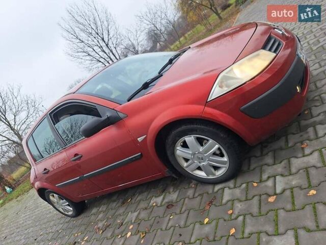 Красный Рено Меган, объемом двигателя 1.4 л и пробегом 206 тыс. км за 2300 $, фото 12 на Automoto.ua