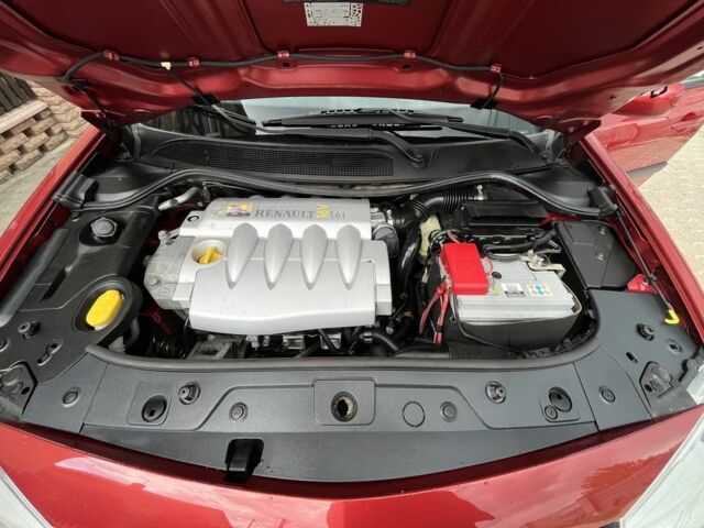 Красный Рено Меган, объемом двигателя 0.16 л и пробегом 154 тыс. км за 5500 $, фото 7 на Automoto.ua