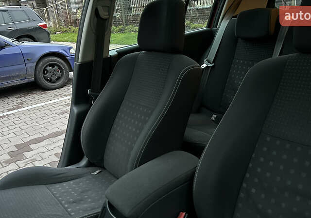 Червоний Рено Меган, об'ємом двигуна 1.6 л та пробігом 239 тис. км за 4700 $, фото 25 на Automoto.ua