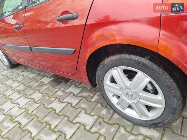 Красный Рено Меган, объемом двигателя 1.4 л и пробегом 206 тыс. км за 2300 $, фото 7 на Automoto.ua