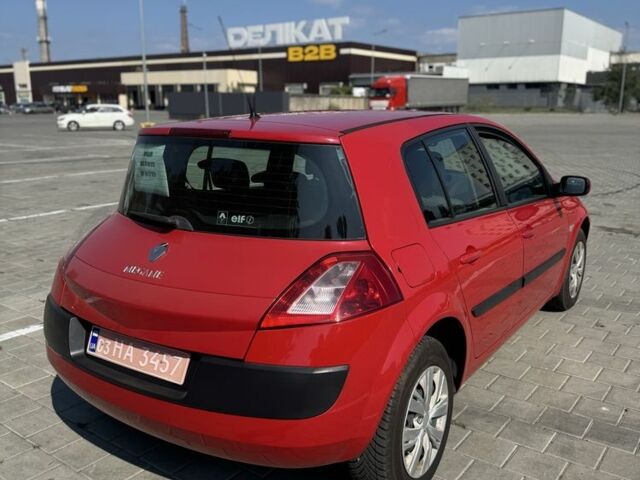 Красный Рено Меган, объемом двигателя 1.4 л и пробегом 221 тыс. км за 5000 $, фото 5 на Automoto.ua