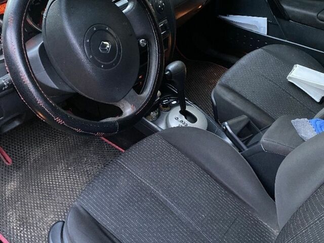 Рено Меган 2005 в Василькове на Automoto.ua Красный Рено Меган, объемом двигателя 1.6 л и пробегом 390 тыс. км за 2800 $, фото 1 на Automoto.ua