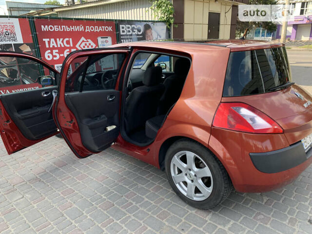 Рено Меган 2005 в Хмельницком на Automoto.ua Красный Рено Меган, объемом двигателя 1.6 л и пробегом 360 тыс. км за 3999 $, фото 4 на Automoto.ua