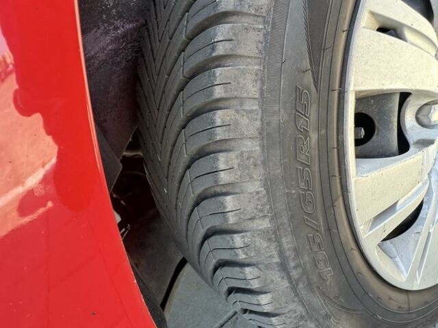 Красный Рено Меган, объемом двигателя 1.4 л и пробегом 221 тыс. км за 5000 $, фото 23 на Automoto.ua