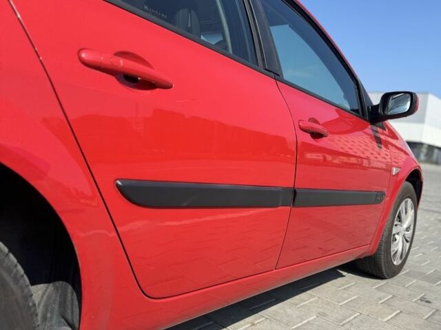 Красный Рено Меган, объемом двигателя 1.4 л и пробегом 221 тыс. км за 5000 $, фото 6 на Automoto.ua