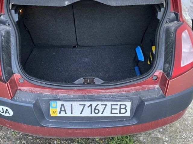 Рено Меган 2005 в Василькове на Automoto.ua Красный Рено Меган, объемом двигателя 1.6 л и пробегом 390 тыс. км за 2800 $, фото 3 на Automoto.ua