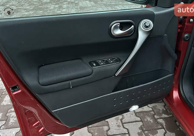 Червоний Рено Меган, об'ємом двигуна 1.6 л та пробігом 239 тис. км за 4700 $, фото 23 на Automoto.ua