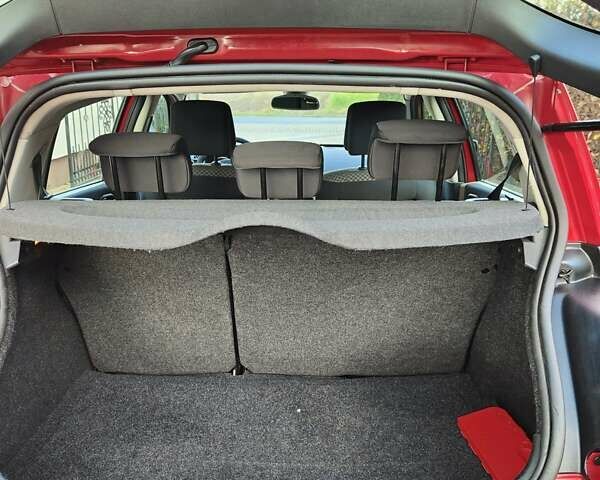 Красный Рено Меган, объемом двигателя 1.4 л и пробегом 219 тыс. км за 4900 $, фото 6 на Automoto.ua