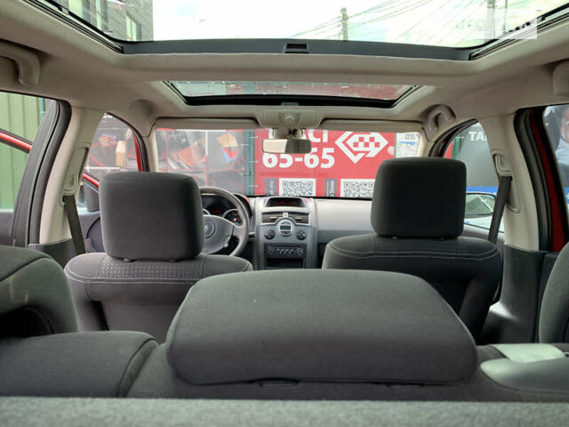 Рено Меган 2005 в Хмельницком на Automoto.ua Красный Рено Меган, объемом двигателя 1.6 л и пробегом 360 тыс. км за 3999 $, фото 3 на Automoto.ua