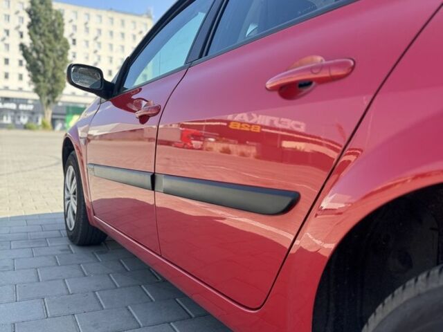 Красный Рено Меган, объемом двигателя 1.4 л и пробегом 221 тыс. км за 5000 $, фото 7 на Automoto.ua