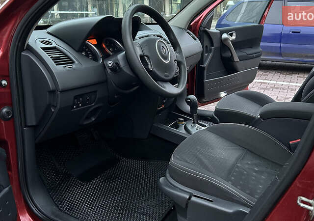 Червоний Рено Меган, об'ємом двигуна 1.6 л та пробігом 239 тис. км за 4700 $, фото 24 на Automoto.ua