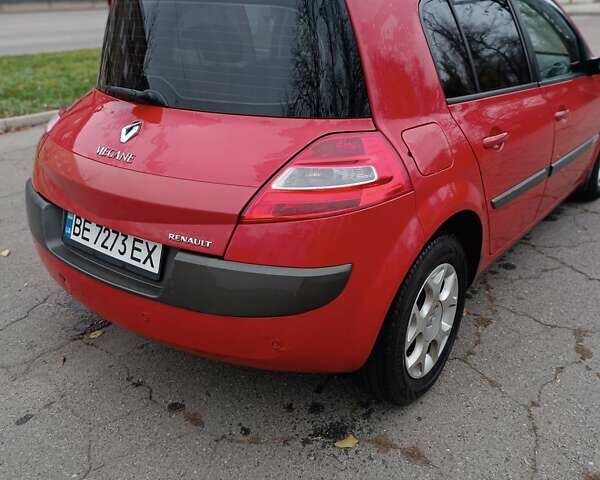 Красный Рено Меган, объемом двигателя 1.6 л и пробегом 230 тыс. км за 4200 $, фото 9 на Automoto.ua
