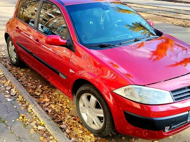 Красный Рено Меган, объемом двигателя 1.6 л и пробегом 300 тыс. км за 3500 $, фото 2 на Automoto.ua