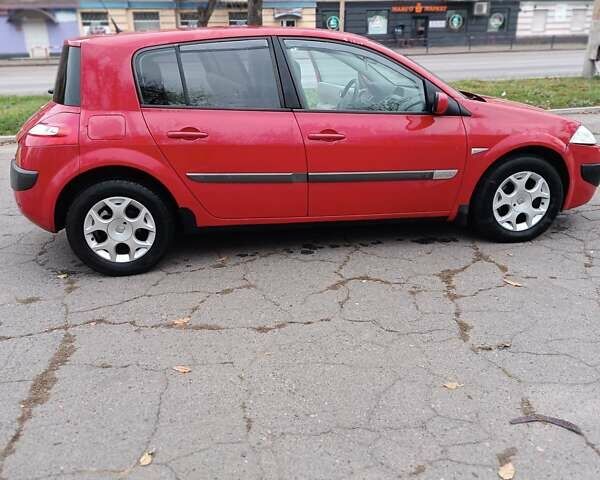 Красный Рено Меган, объемом двигателя 1.6 л и пробегом 230 тыс. км за 4200 $, фото 22 на Automoto.ua