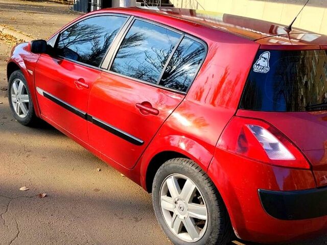 Красный Рено Меган, объемом двигателя 1.6 л и пробегом 300 тыс. км за 3500 $, фото 3 на Automoto.ua