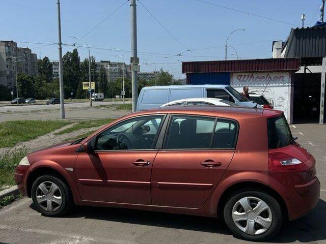 Красный Рено Меган, объемом двигателя 1.6 л и пробегом 318 тыс. км за 3500 $, фото 1 на Automoto.ua