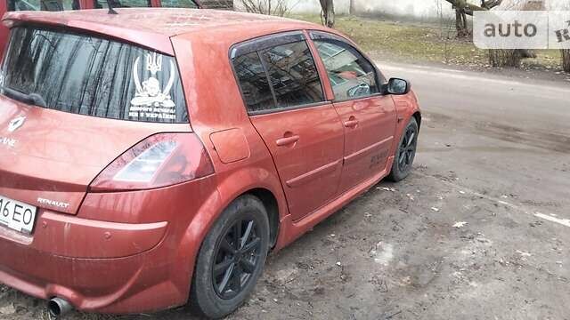 Красный Рено Меган, объемом двигателя 2 л и пробегом 289 тыс. км за 5000 $, фото 2 на Automoto.ua