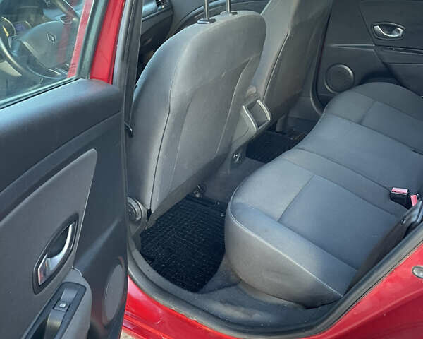 Красный Рено Меган, объемом двигателя 1.6 л и пробегом 205 тыс. км за 6899 $, фото 11 на Automoto.ua