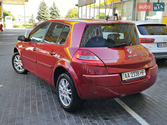 Красный Рено Меган, объемом двигателя 0 л и пробегом 156 тыс. км за 4500 $, фото 3 на Automoto.ua