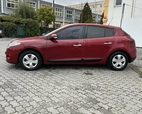 Красный Рено Меган, объемом двигателя 1.46 л и пробегом 270 тыс. км за 4850 $, фото 2 на Automoto.ua
