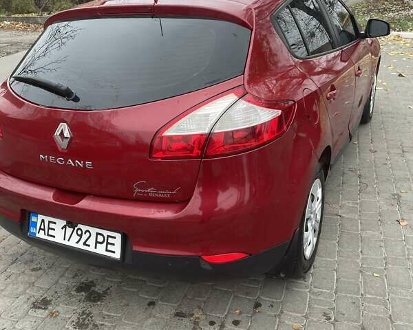 Червоний Рено Меган, об'ємом двигуна 1.6 л та пробігом 218 тис. км за 7800 $, фото 3 на Automoto.ua