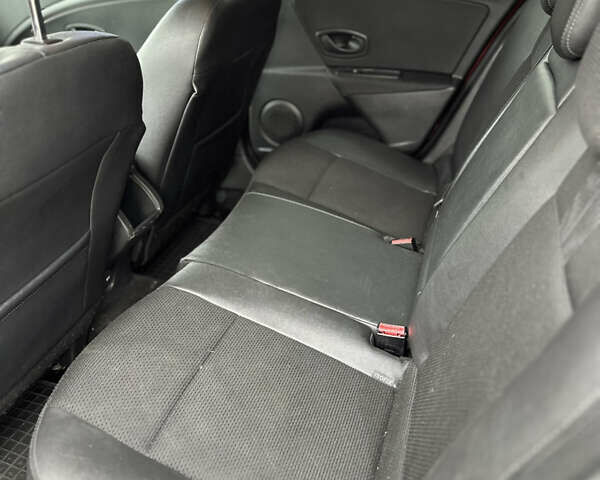 Красный Рено Меган, объемом двигателя 1.46 л и пробегом 270 тыс. км за 4850 $, фото 14 на Automoto.ua