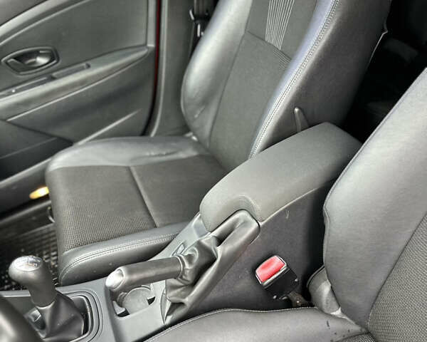 Красный Рено Меган, объемом двигателя 1.46 л и пробегом 270 тыс. км за 4850 $, фото 9 на Automoto.ua