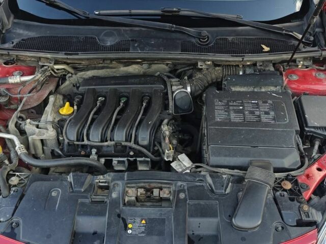 Красный Рено Меган, объемом двигателя 1.6 л и пробегом 253 тыс. км за 6000 $, фото 5 на Automoto.ua