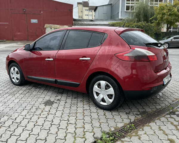 Красный Рено Меган, объемом двигателя 1.46 л и пробегом 270 тыс. км за 4850 $, фото 3 на Automoto.ua