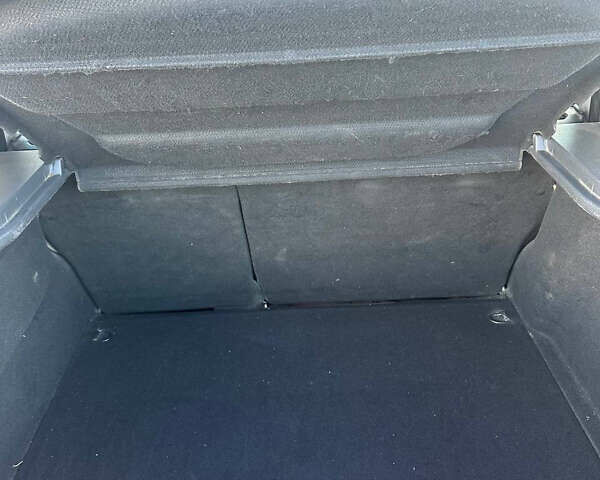 Рено Меган 2009 в Черновцах на Automoto.ua Красный Рено Меган, объемом двигателя 1.6 л и пробегом 220 тыс. км за 6500 $, фото 13 на Automoto.ua