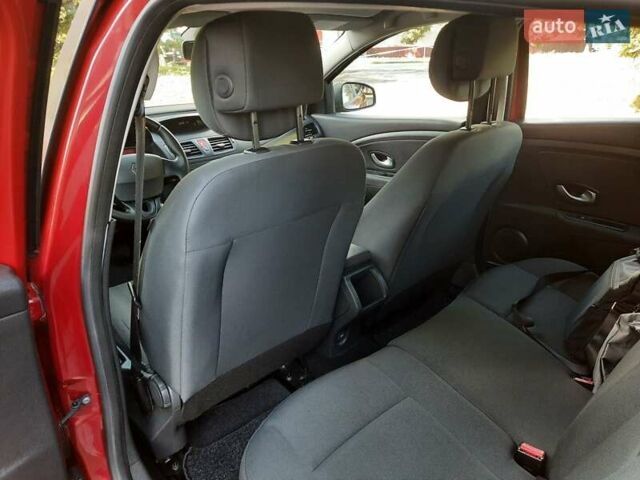 Червоний Рено Меган, об'ємом двигуна 1.6 л та пробігом 223 тис. км за 7500 $, фото 53 на Automoto.ua