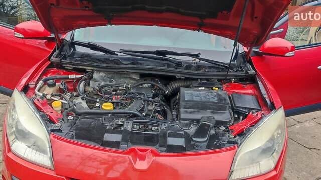 Красный Рено Меган, объемом двигателя 1.4 л и пробегом 195 тыс. км за 5000 $, фото 9 на Automoto.ua
