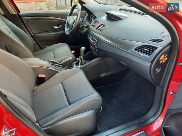 Червоний Рено Меган, об'ємом двигуна 1.6 л та пробігом 223 тис. км за 7500 $, фото 79 на Automoto.ua