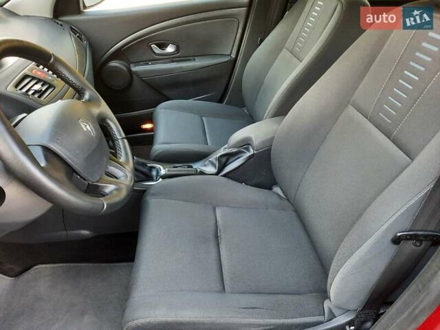 Червоний Рено Меган, об'ємом двигуна 1.6 л та пробігом 223 тис. км за 7500 $, фото 33 на Automoto.ua