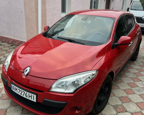 Красный Рено Меган, объемом двигателя 1.5 л и пробегом 231 тыс. км за 6200 $, фото 1 на Automoto.ua