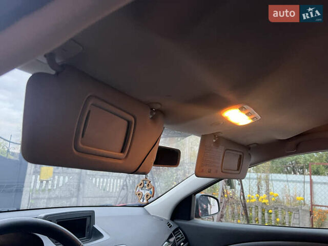 Красный Рено Меган, объемом двигателя 1.5 л и пробегом 231 тыс. км за 6200 $, фото 21 на Automoto.ua