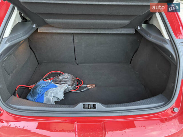 Червоний Рено Меган, об'ємом двигуна 1.5 л та пробігом 217 тис. км за 7150 $, фото 11 на Automoto.ua