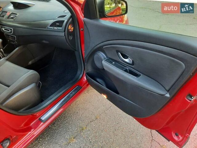 Червоний Рено Меган, об'ємом двигуна 1.6 л та пробігом 223 тис. км за 7500 $, фото 74 на Automoto.ua