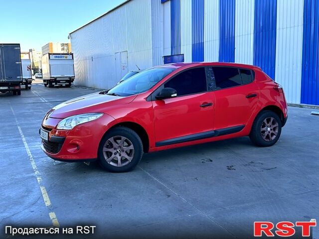 Красный Рено Меган, объемом двигателя 1.6 л и пробегом 88 тыс. км за 5000 $, фото 1 на Automoto.ua