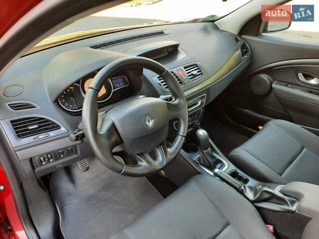 Червоний Рено Меган, об'ємом двигуна 1.6 л та пробігом 223 тис. км за 7500 $, фото 32 на Automoto.ua