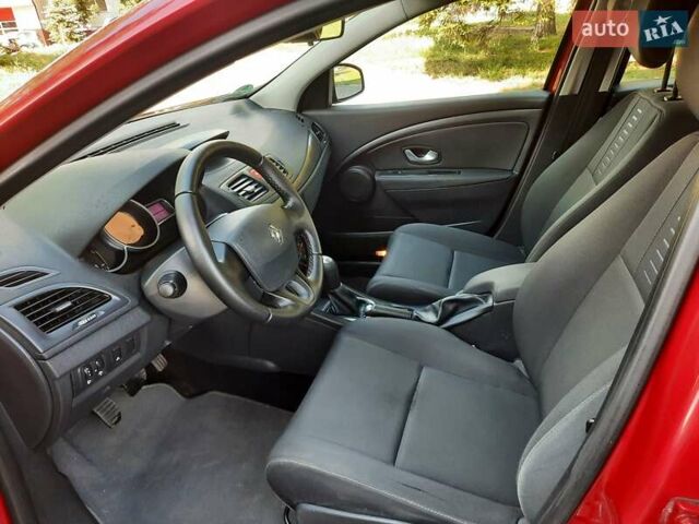 Червоний Рено Меган, об'ємом двигуна 1.6 л та пробігом 223 тис. км за 7500 $, фото 31 на Automoto.ua