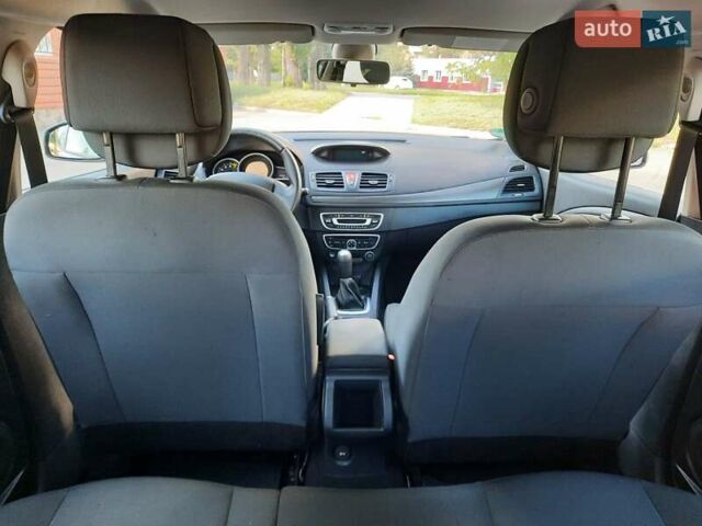 Червоний Рено Меган, об'ємом двигуна 1.6 л та пробігом 223 тис. км за 7500 $, фото 63 на Automoto.ua