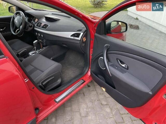 Червоний Рено Меган, об'ємом двигуна 1.46 л та пробігом 216 тис. км за 7100 $, фото 6 на Automoto.ua
