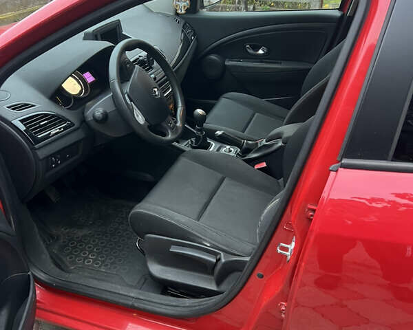 Красный Рено Меган, объемом двигателя 1.5 л и пробегом 231 тыс. км за 6200 $, фото 17 на Automoto.ua