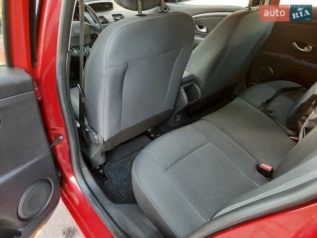 Червоний Рено Меган, об'ємом двигуна 1.6 л та пробігом 223 тис. км за 7500 $, фото 52 на Automoto.ua