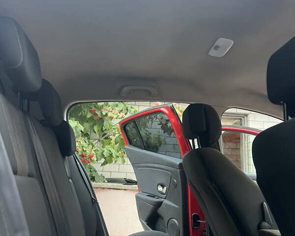 Красный Рено Меган, объемом двигателя 1.5 л и пробегом 231 тыс. км за 6200 $, фото 25 на Automoto.ua