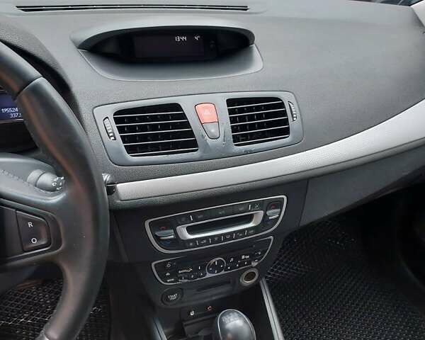 Красный Рено Меган, объемом двигателя 1.4 л и пробегом 195 тыс. км за 5000 $, фото 24 на Automoto.ua