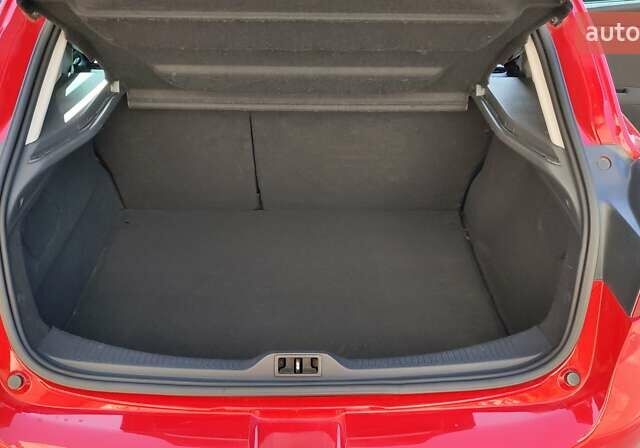 Рено Меган 2010 в Ужгороде на Automoto.ua Красный Рено Меган, объемом двигателя 1.4 л и пробегом 146 тыс. км за 6300 $, фото 18 на Automoto.ua