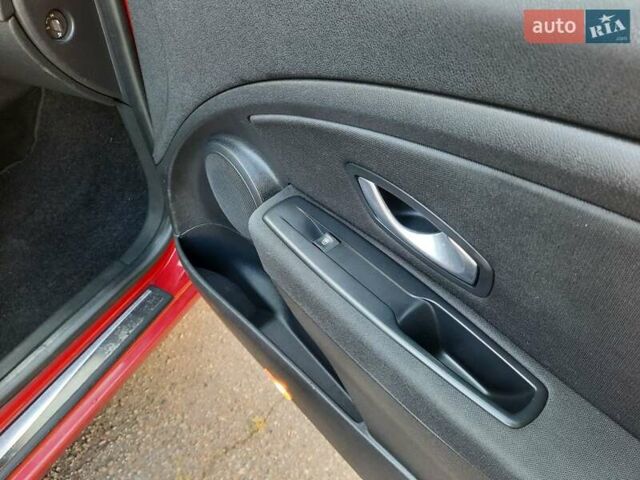 Червоний Рено Меган, об'ємом двигуна 1.6 л та пробігом 223 тис. км за 7500 $, фото 75 на Automoto.ua