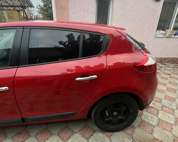 Красный Рено Меган, объемом двигателя 1.5 л и пробегом 231 тыс. км за 6200 $, фото 3 на Automoto.ua